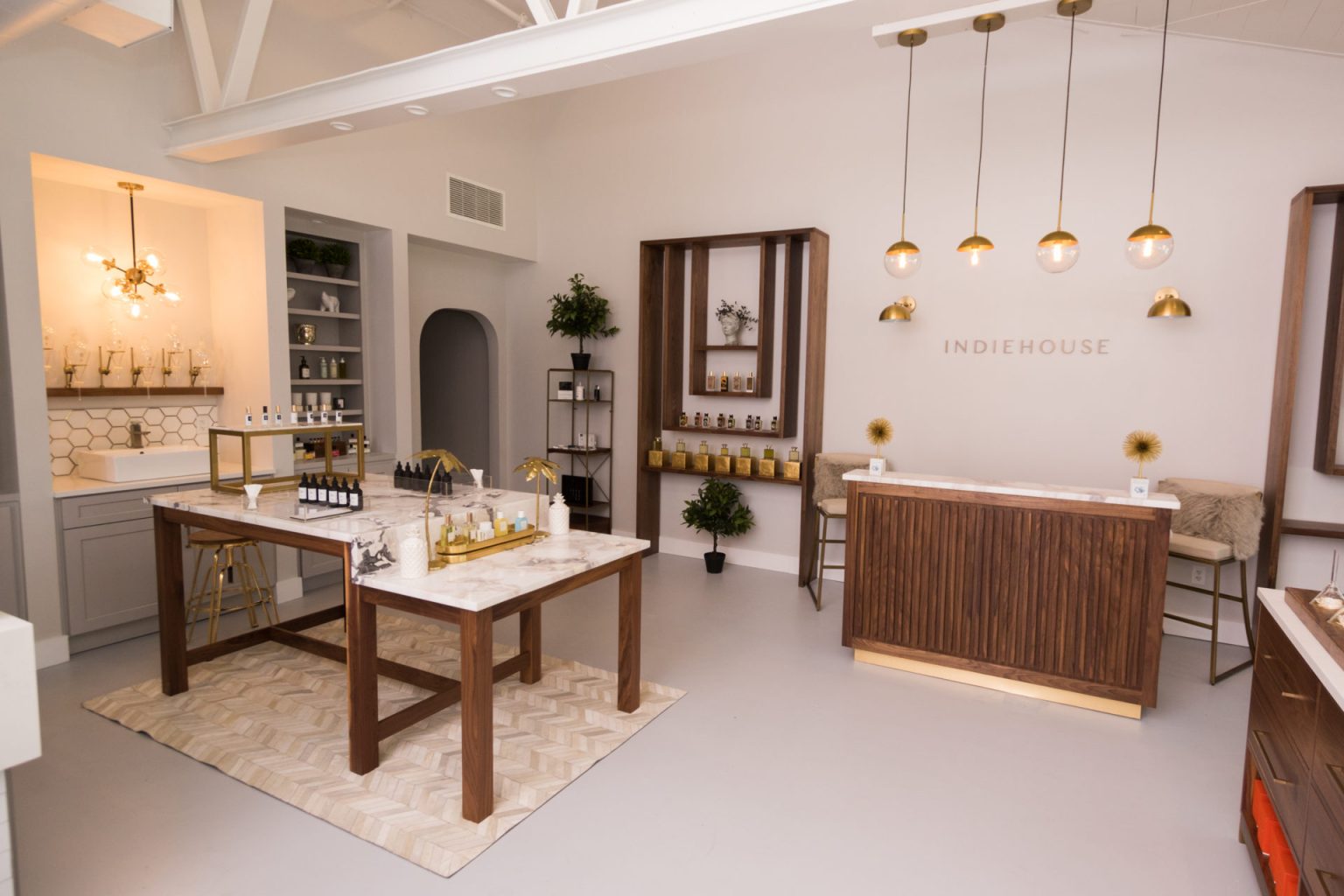 INDIEHOUSE Modern Fragrance Bar - Photo 1