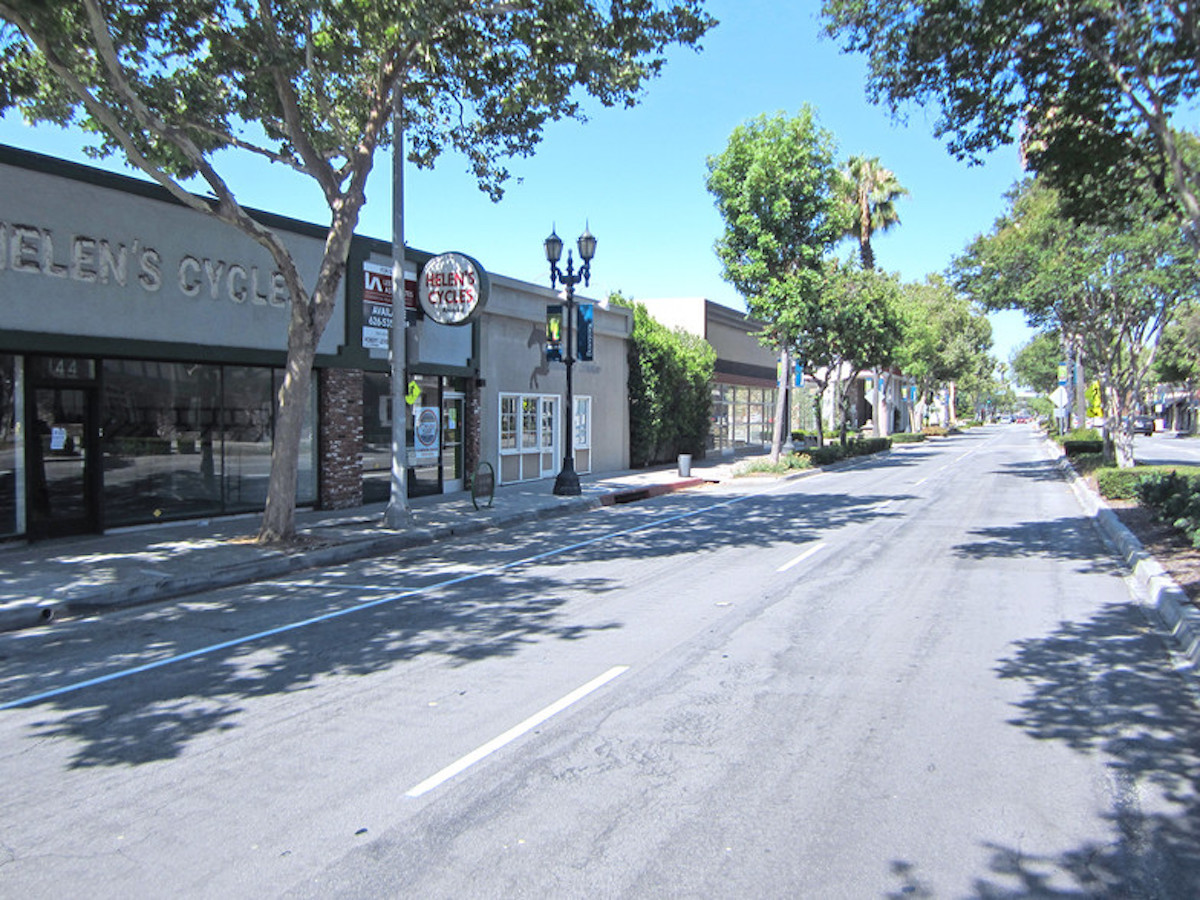 Booze to be Sold at Pretty Little Things on Huntington Drive