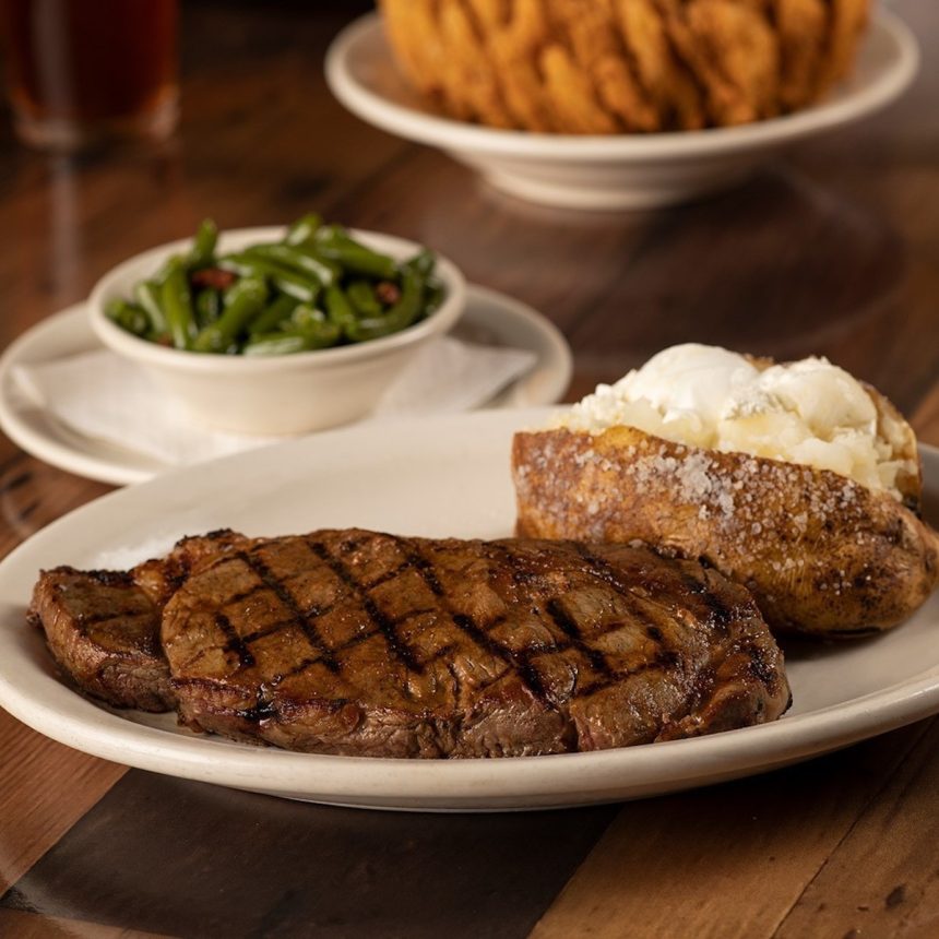 Naperville’s Texas Roadhouse Relocates to Aurora