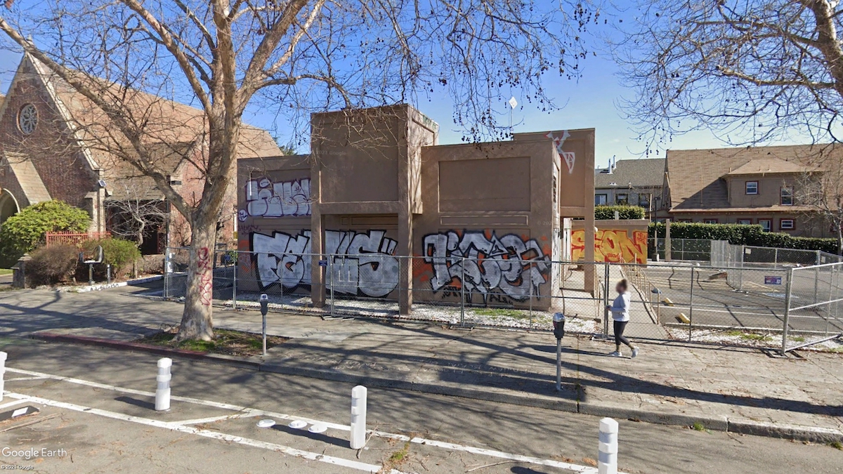 A Starbucks is Cropping Up on Telegraph in Oakland