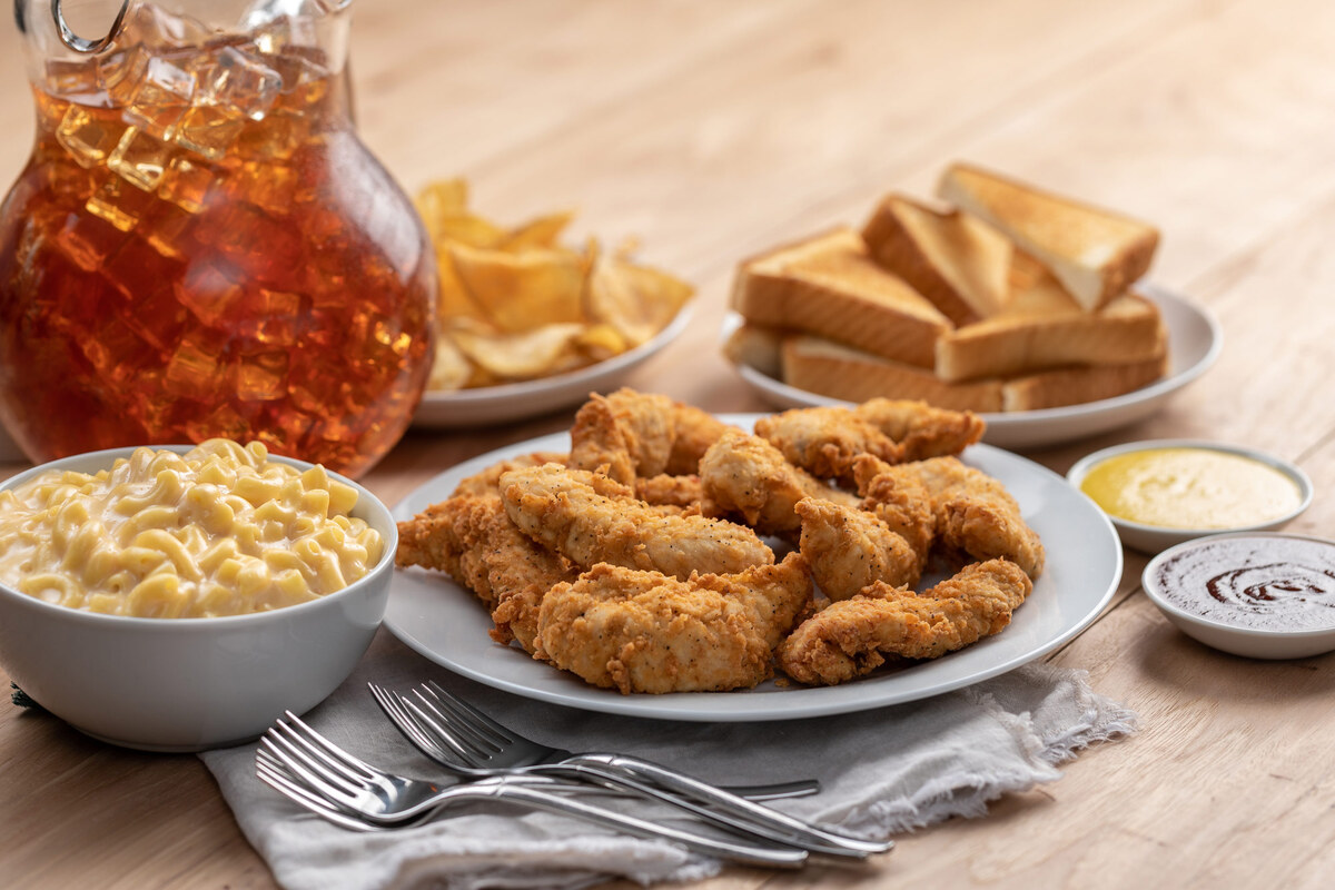 Former NFL Player Bringing Slim Chickens to Jacksonville