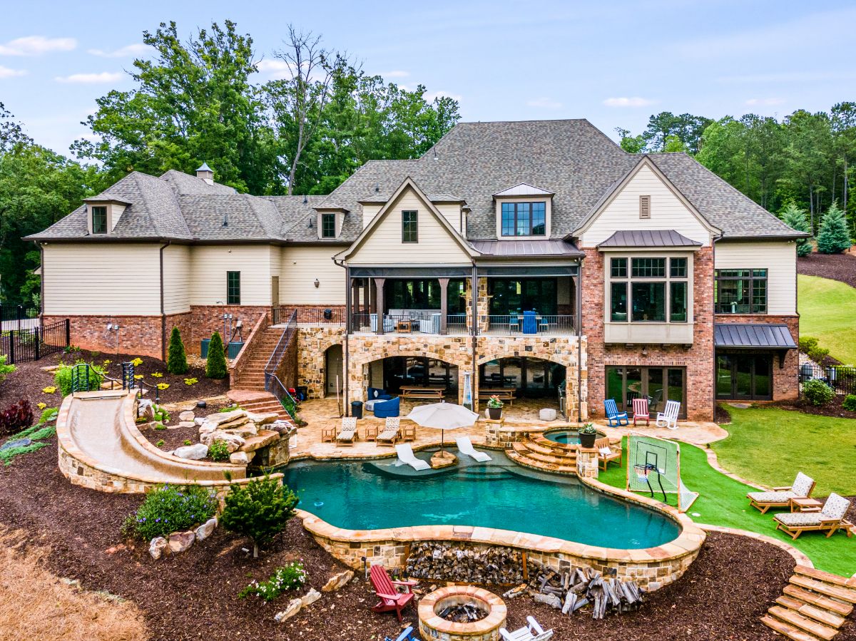 Luxury Living: Stunning 5-Bedroom Estate Hits the Milton Market