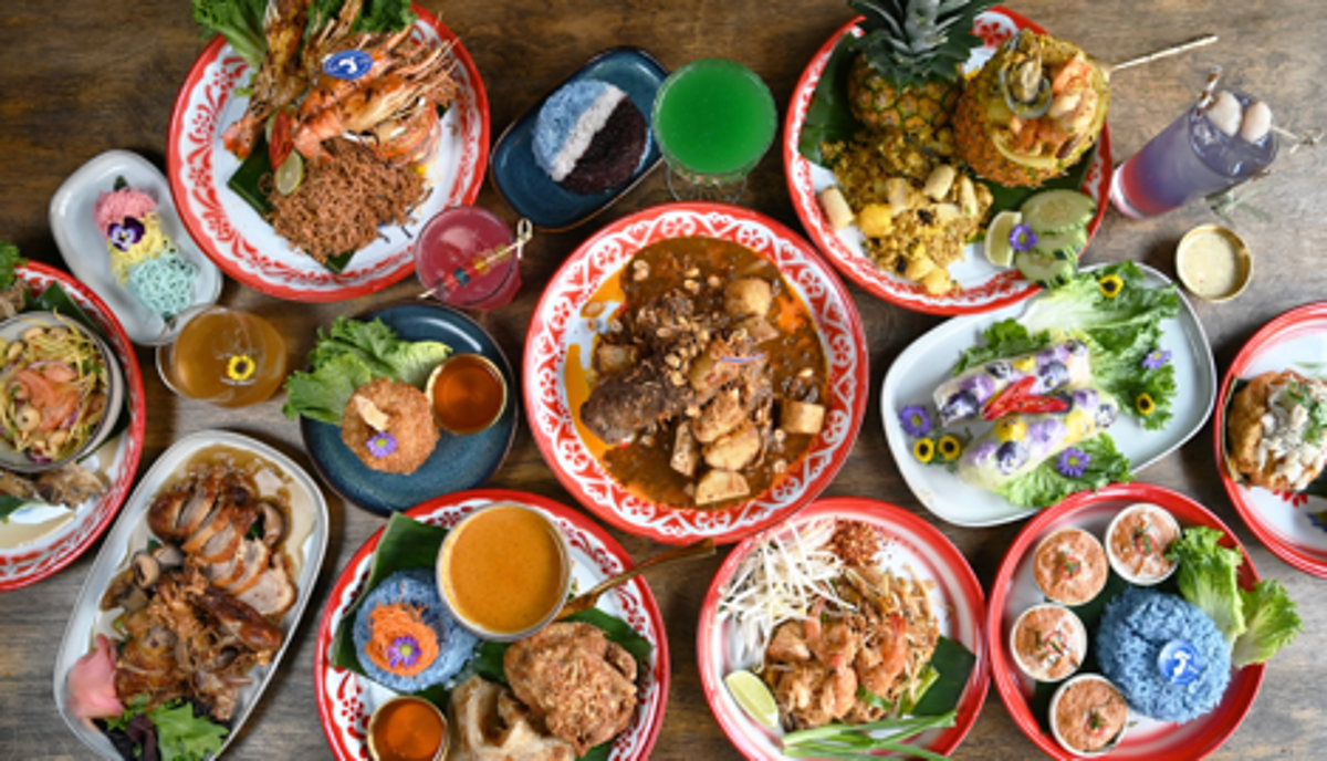 New Opening: Rua Thai Celebrates Thailand's Floating Markets