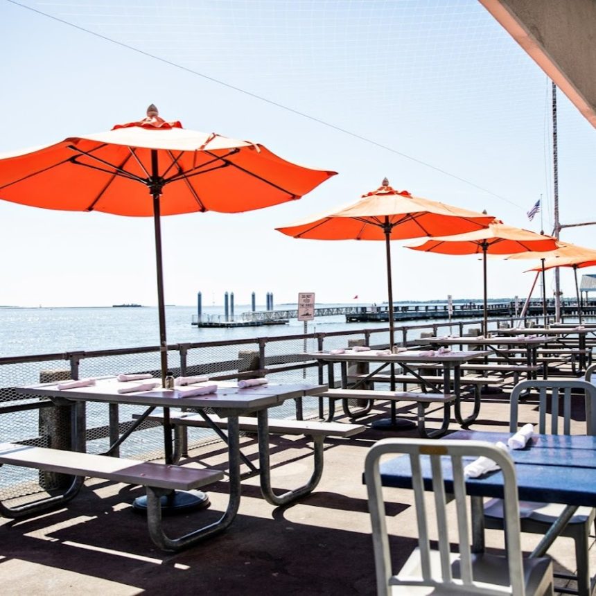 fleet landing waterfront bar restaurant charleston renovations closing