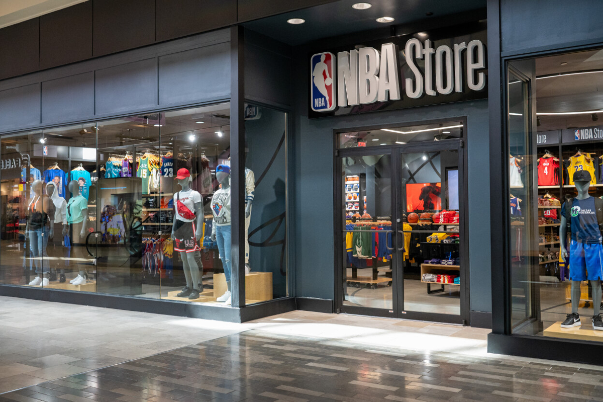 THE NBA AND LIDS TO OPEN NBA STORE IN HOUSTON