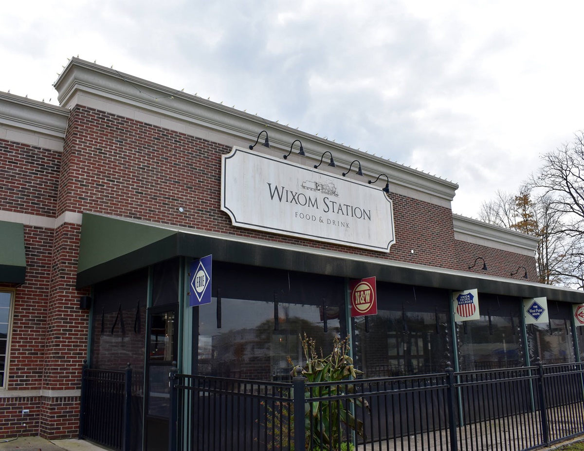 wixom station restaurant exterior