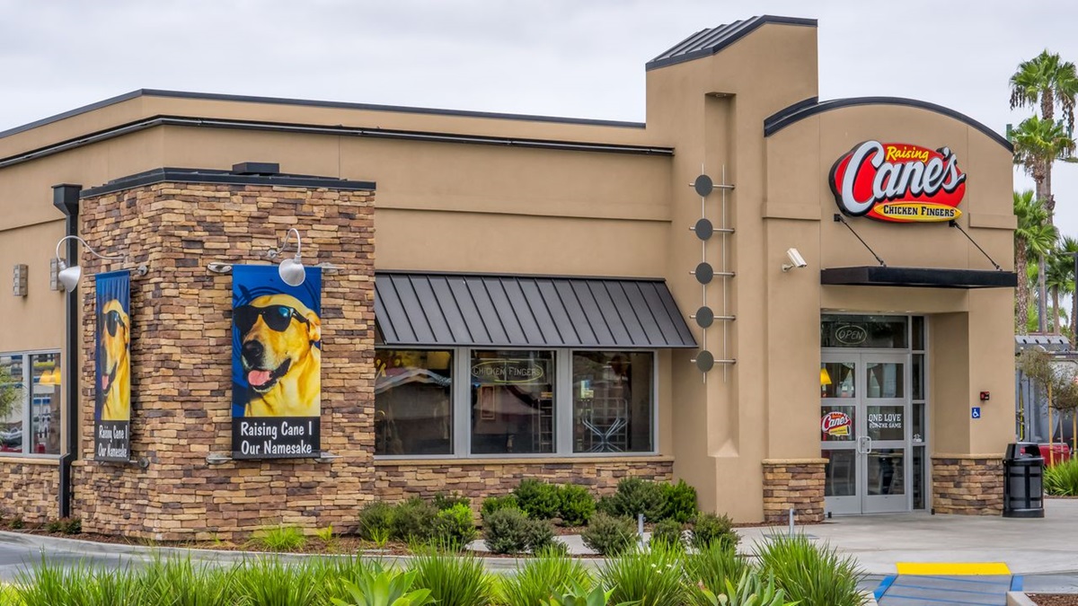 raising cane's exterior building