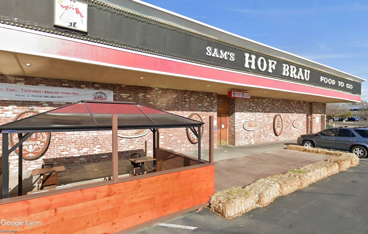 sam's hof brau exterior before fire sacramento