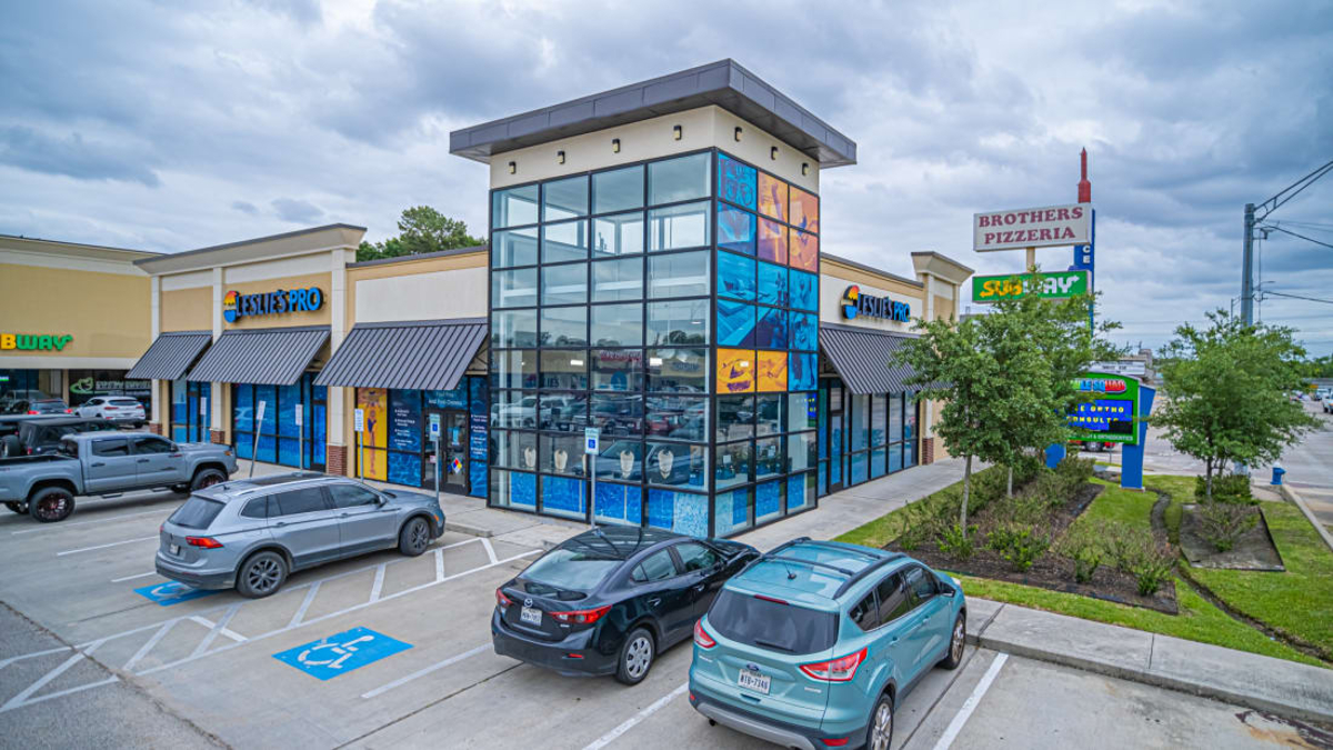 Whitestone REIT Acquires Garden Oaks Shopping Center