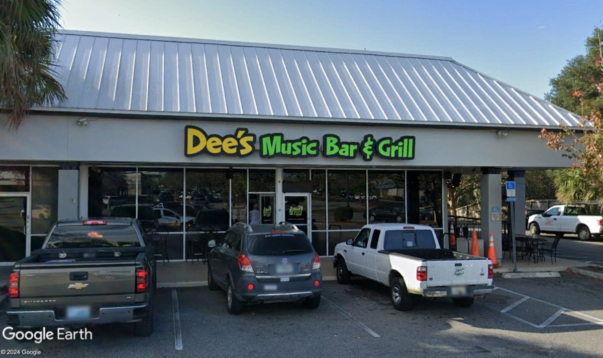 Callahan's Bistro Replacing Dee's Music Bar and Grill