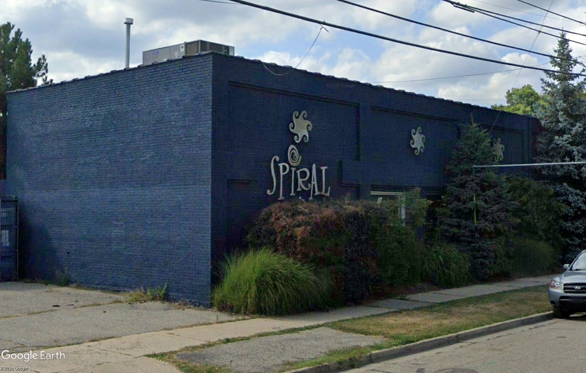 spiral space lansing old town copper moon spring 24