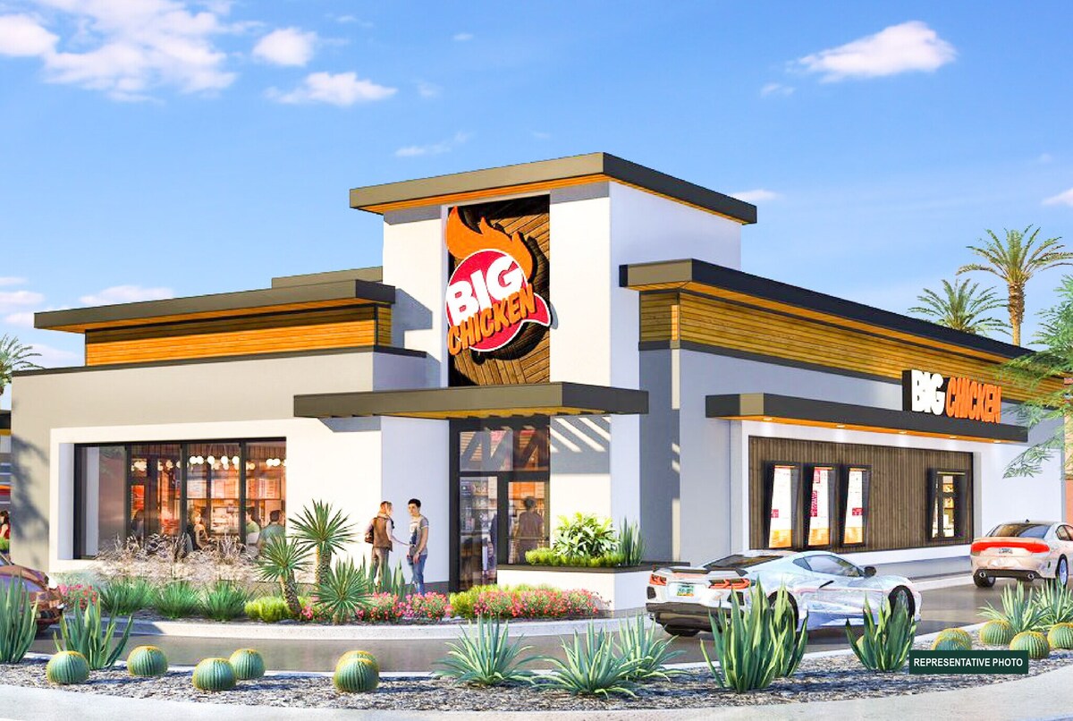 Shaq's Big Chicken is Opening a New Location in Lake City