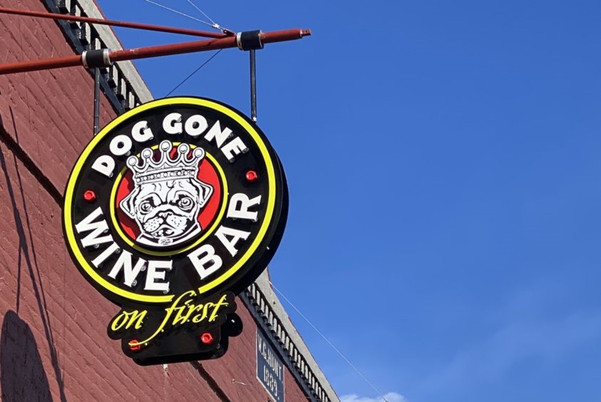 dog gone wine bar woodland ca exterior sign