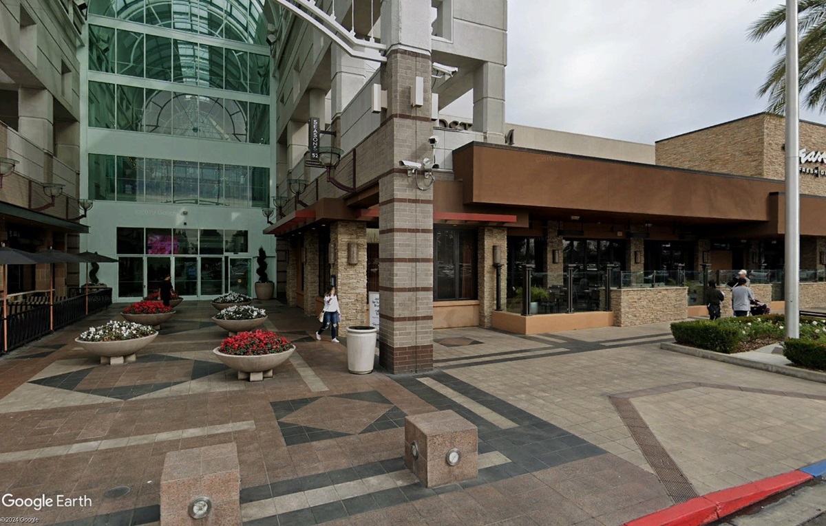 arden fair mall exterior front entrance