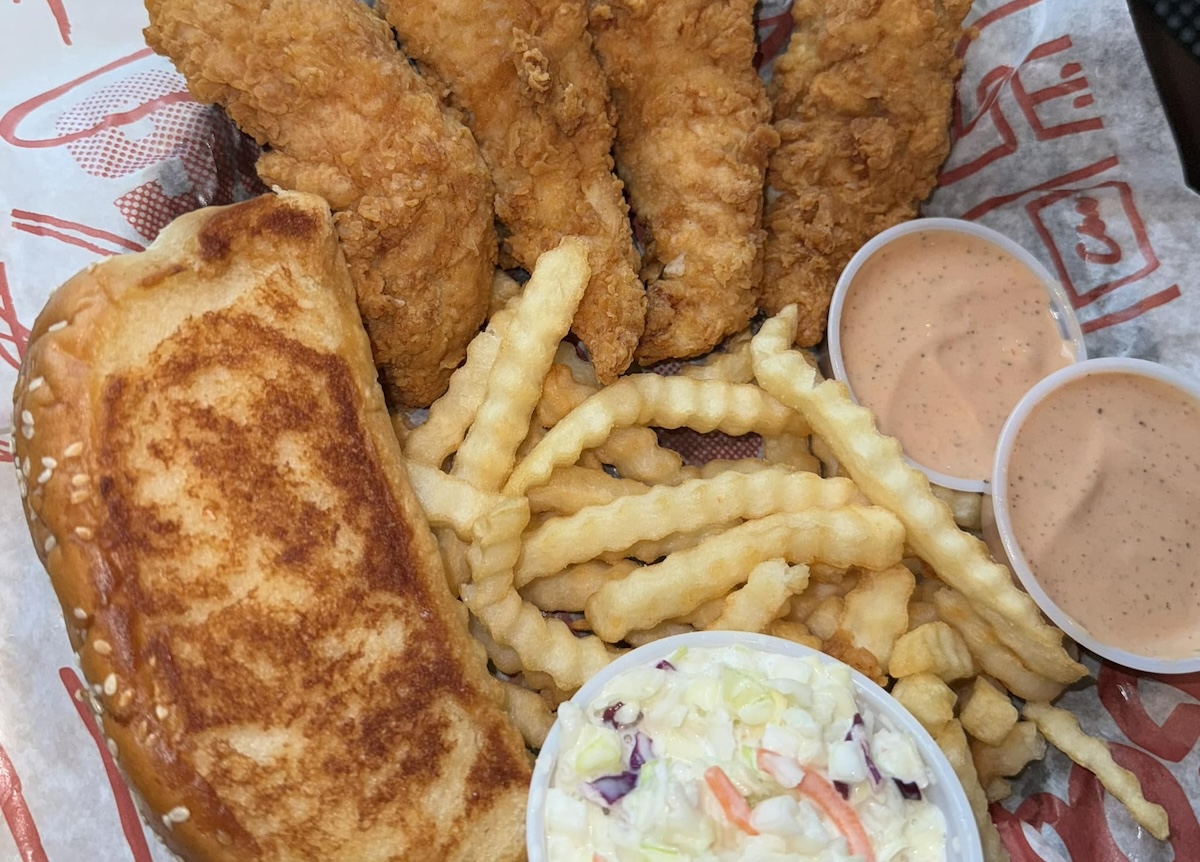 Raising Cane’s Confirmed Tenant at The Magnet Shopping Center