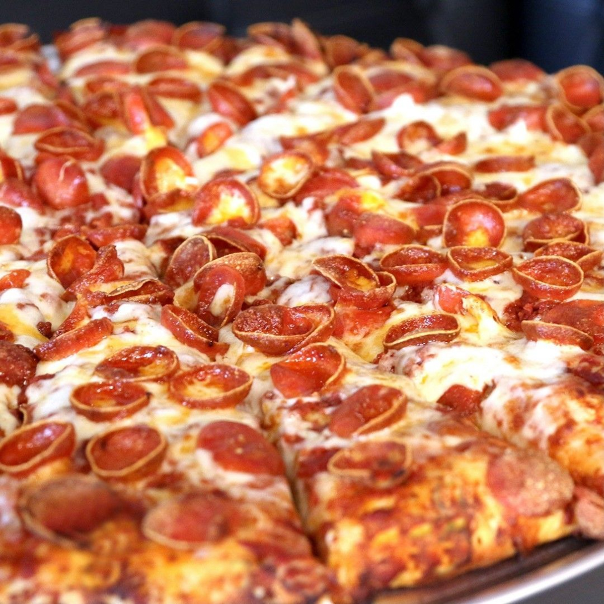 Mountain Mike’s Pizza Debuts in Riverside