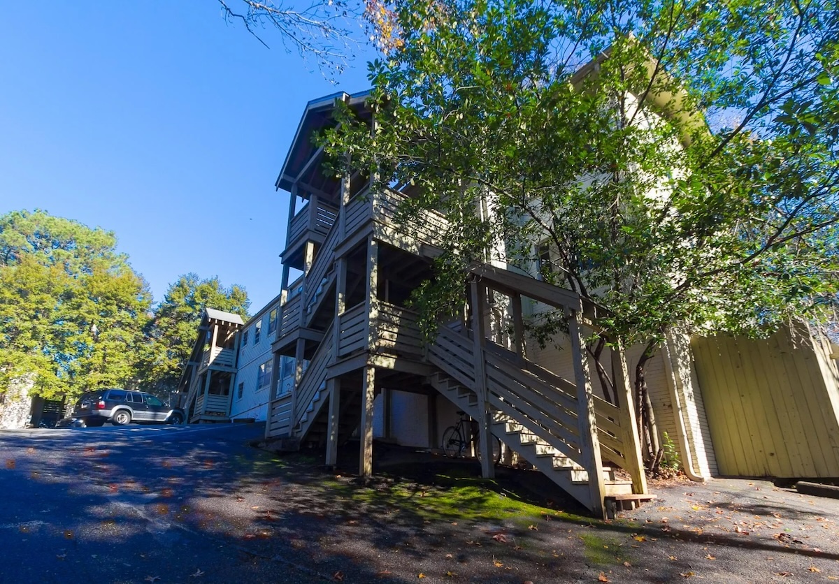 Multifamily Project Proposed for Peachtree Hills Photo 01