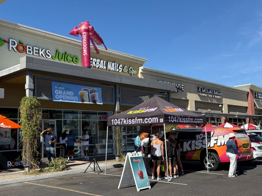 Robeks Opens in North Phoenix, Bringing Fresh and Healthy Options to the Community