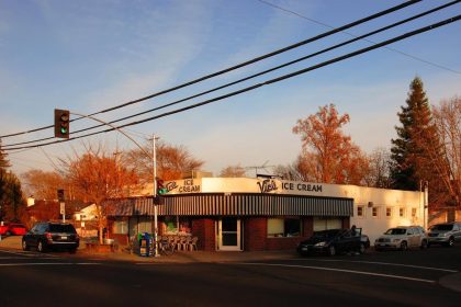 vic's ice cream sacramento land park