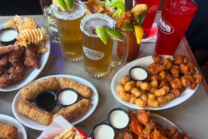 Pluckers Wing Bar Set To Fly Into Katy-1