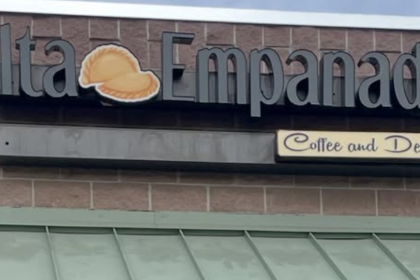 Alta Empanada Preps to Serve Patrons