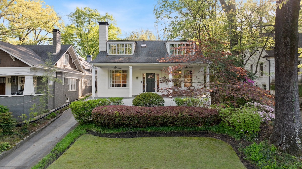 A 1930s Craftsman Home Offers Year-Round Entertaining in Morningside A 1930s Craftsman Home Offers Year-Round Entertaining in Morningside