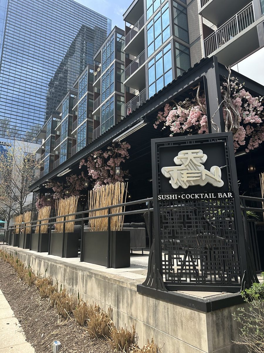 Dallas Restaurateurs Network and Grow at TEN Sushi + Cocktail Bar