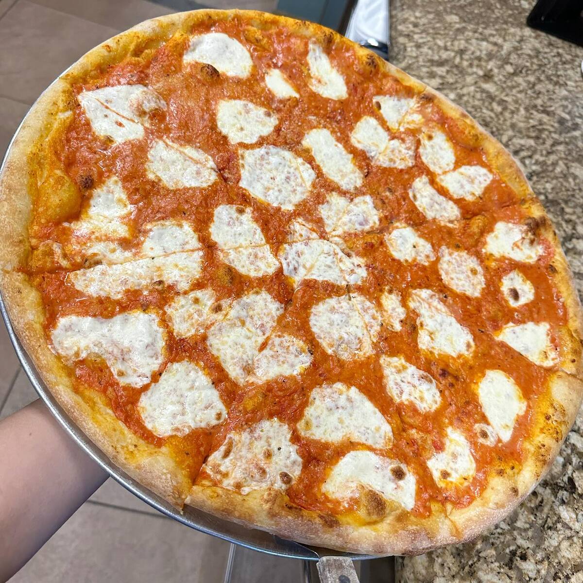 Amici Pizza to Replace Duck Donuts in Queen Creek