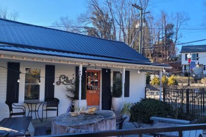 Lola's Pizza Fails Health Inspection
