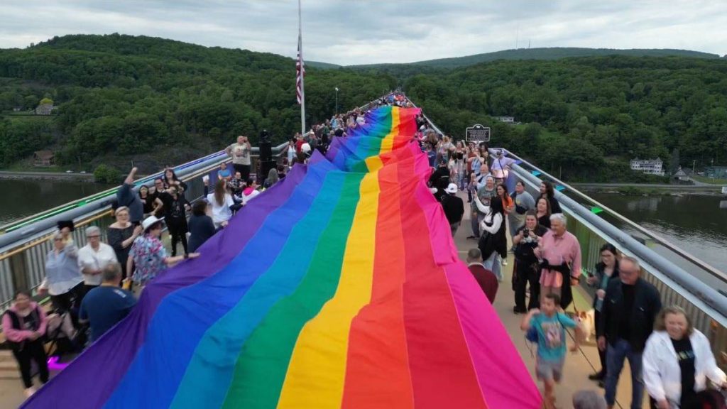 Attendees can soak in the magic of LGBTQ+ led food, entertainment, and drinks activities along the mesmerizing Hudson River.