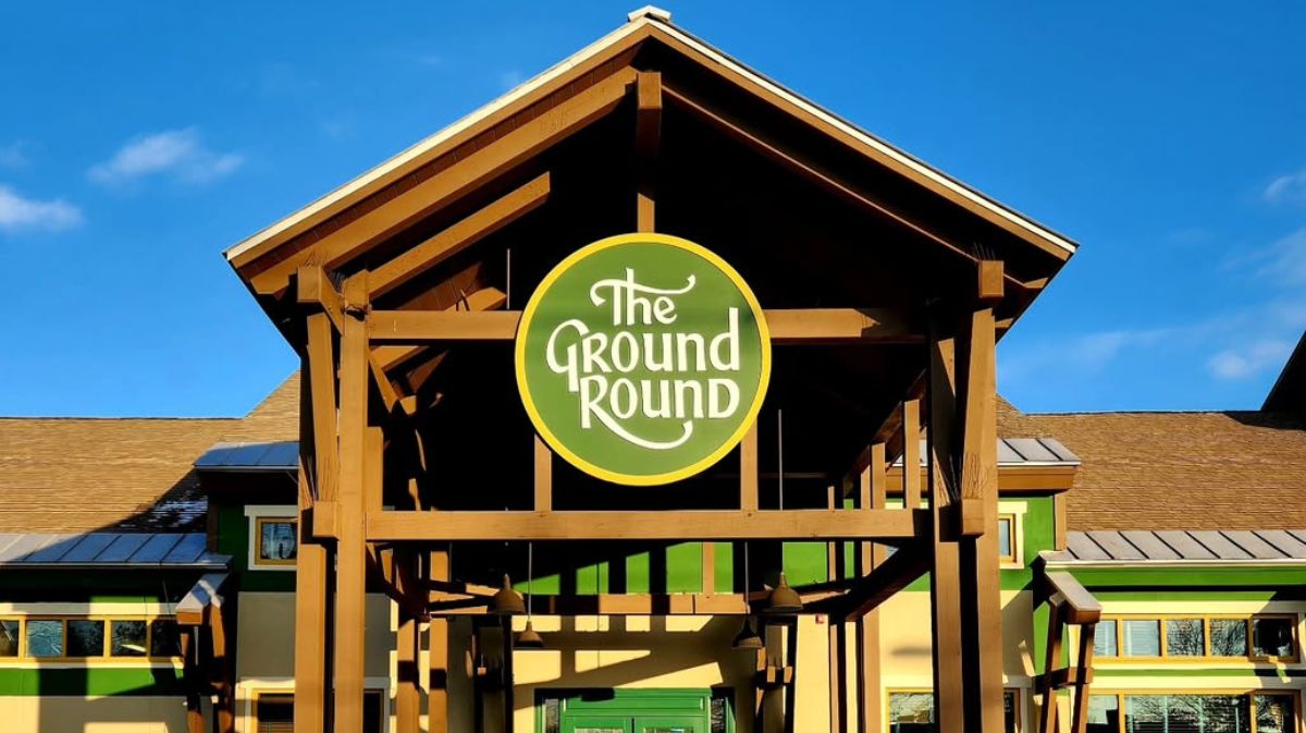 The Ground Round celebrates reopening