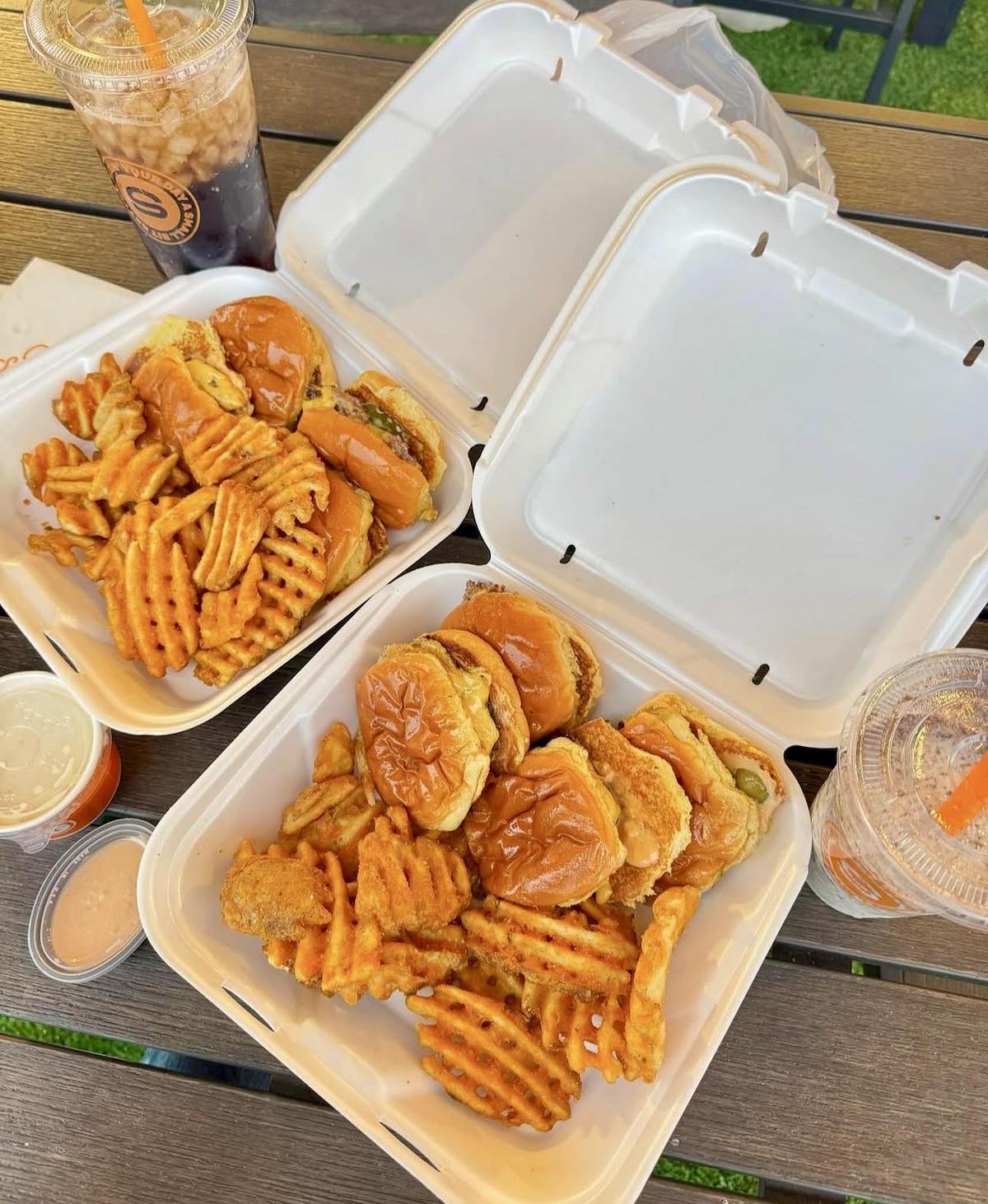 Smalls Sliders Enlarging San Antonio Footprint