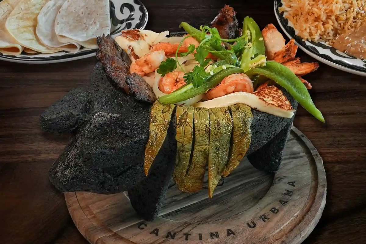 Kalaveras Replacing Tropical Buffet & Grill in Northridge