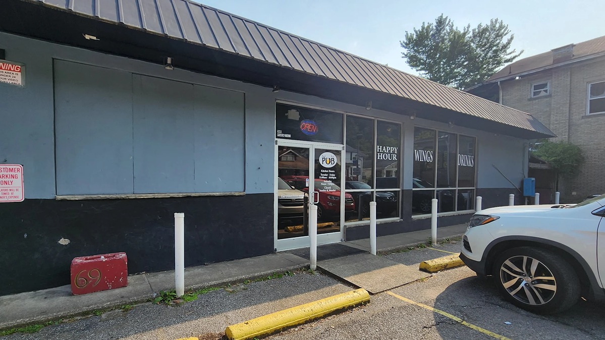 Charleston pub found violation health codes in recent inspection