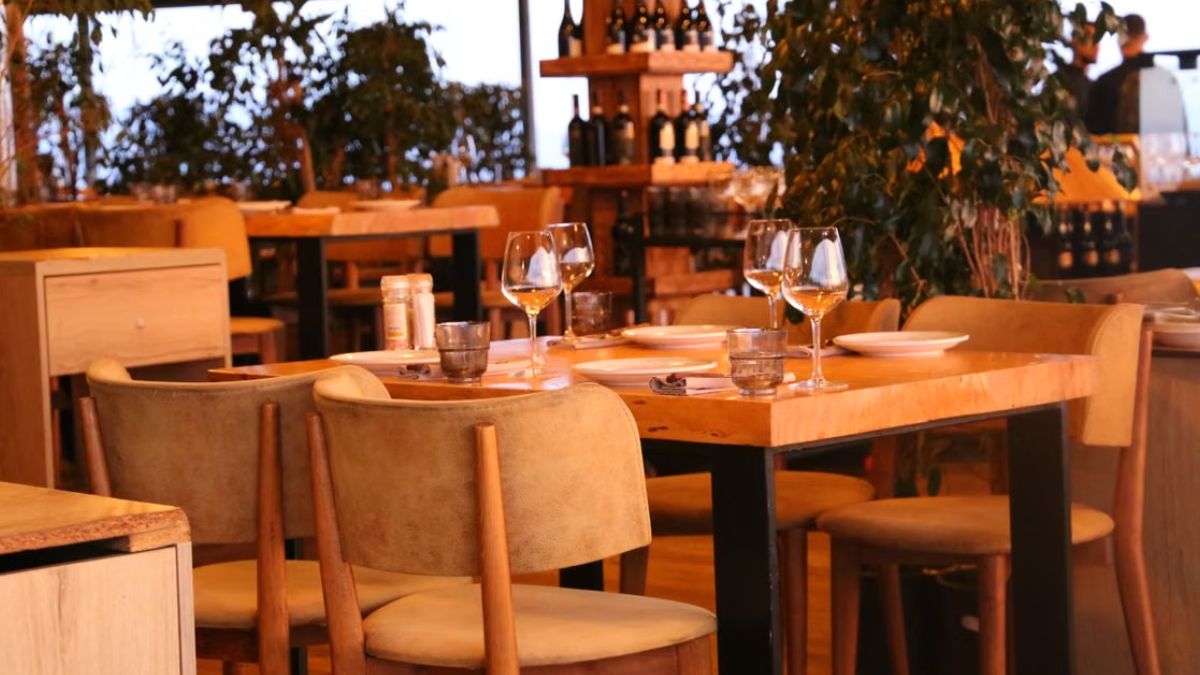 The BH Wood‑Fired Grill on Mt. Diablo Boulevard in Walnut Creek unexpectedly closed after just a few months.