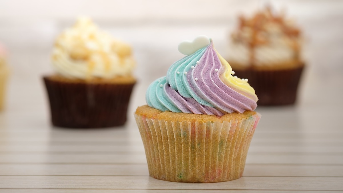 Build-Your-Own Cupcake Bar Inbound to YL