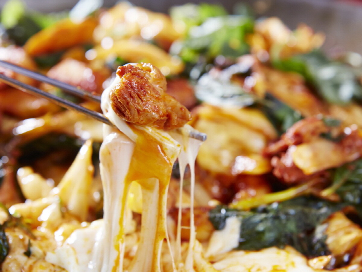 Hongdae Dakgalbi Preparing for U.S. Debut on Convoy