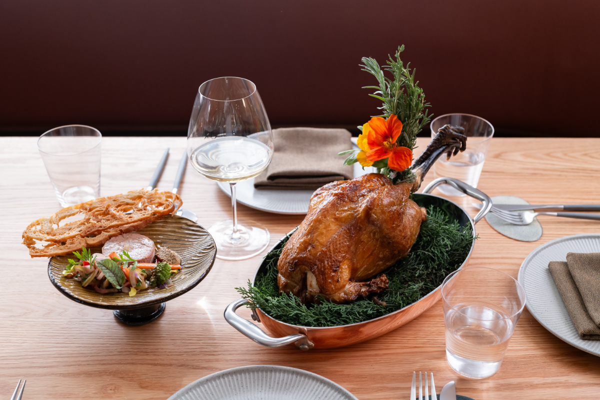 CAFÉ VIVANT AND SOMM CELLARS OPEN IN MENLO PARK, CALIFORNIA