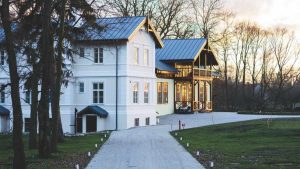 The prices of luxury homes hit the $1.26 million mark in September.