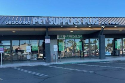 Local Couple Opens Pet Supplies Plus in Phoenix with Grand Opening Celebration November 1–2