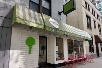 Chicago Raw foods storefront