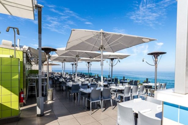 George’s at the Cove’s Ocean Terrace dining area