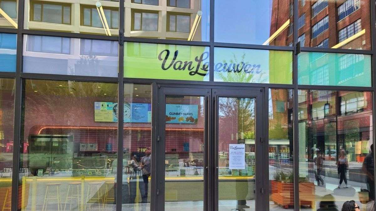 Van Leeuwen storefront