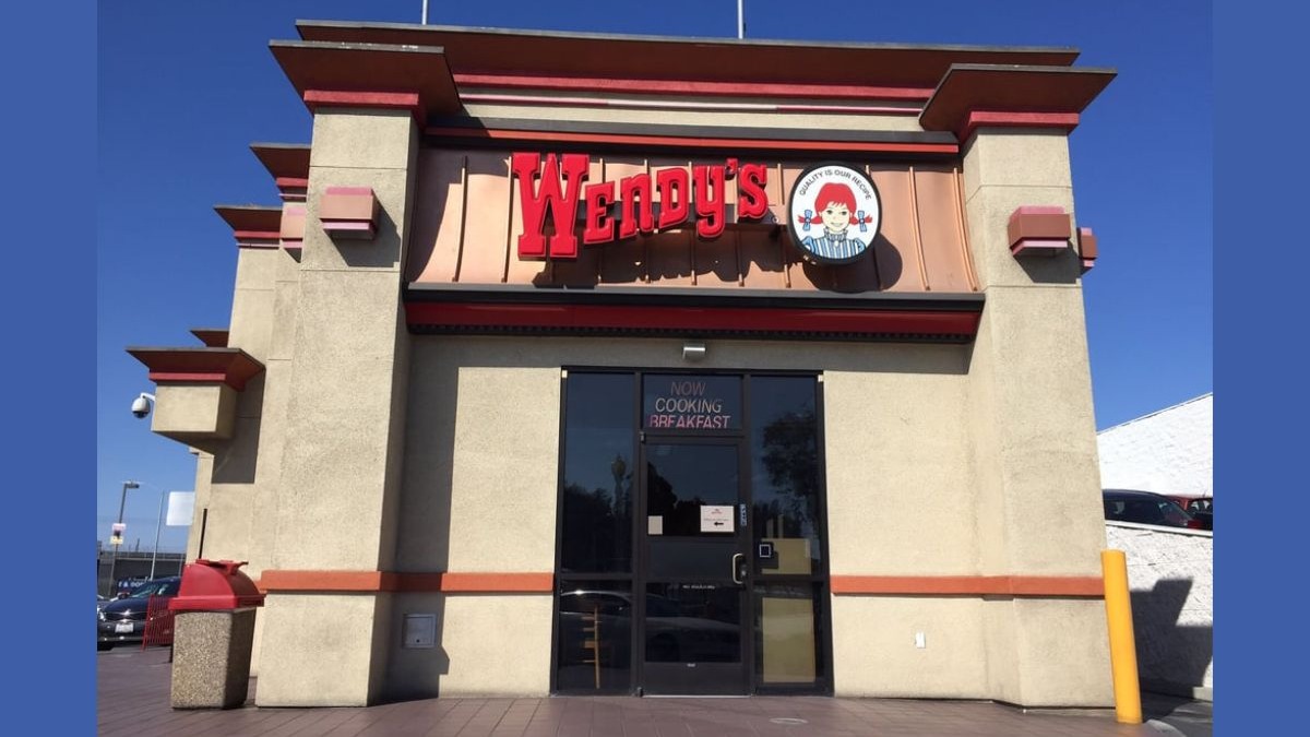 Wendy’s holiday treat, Snickerdoodle Cookie Frosty Fusion, rolled out on November 3rd and is available for a limited time. 