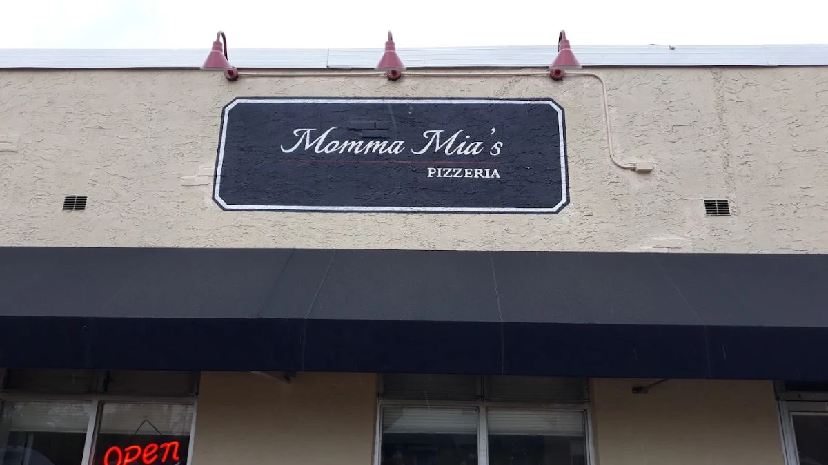 Momma Mia’s Pizzeria underwent a health inspection on November 12 by the Philadelphia health department.