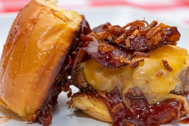 Burt’s Burgers is Balboa Bound