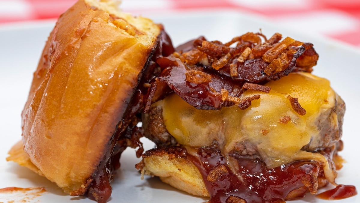 Burt’s Burgers is Balboa Bound