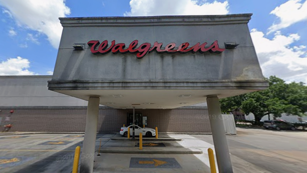 Retail chains that closed hundreds of stores in 2025