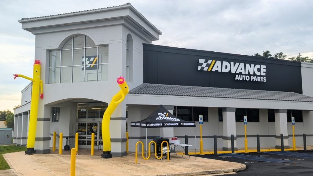 Retail chains that closed hundreds of stores in 2025