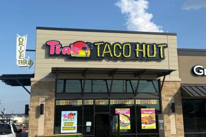 Tia's Taco Hut to Open New Location at Naco Retail Center
